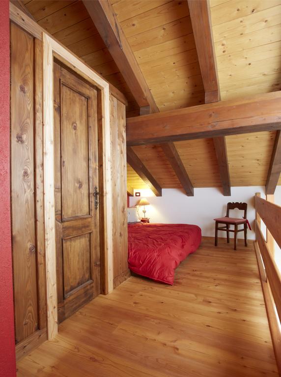 Le Bibelot Apartments Nus Δωμάτιο φωτογραφία